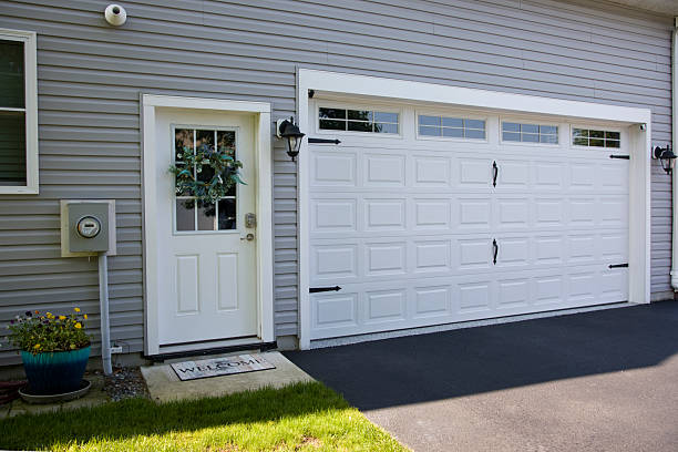 24/7 Emergency Garage Door Panel Replacement experts in Hartley, IA